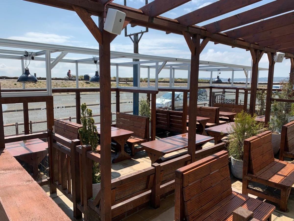 Hoopers Sandy Beach Guest Rooms Swansea Exterior foto